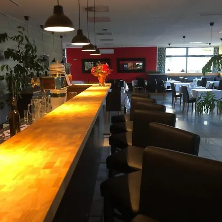 Astral'inn & Restaurant 호텔 3*