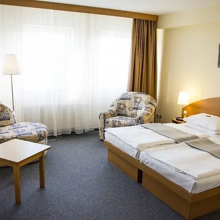 Astral'inn & Restaurant Готель 3*