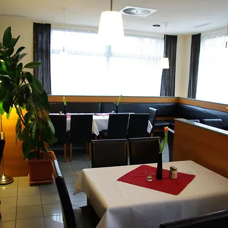 Astral'inn & Restaurant Готель